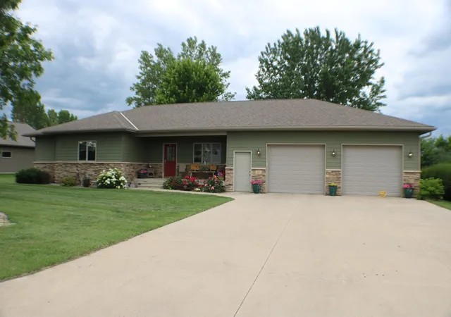 Homes for sale in Sherburn, MN | 409 Fox Lake Ave, Sherburn, MN 56171 | MLS# 7097431