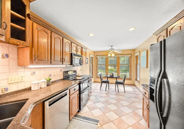 Homes for sale in Shoreview, MN | 662 Pinewood Dr, Shoreview, MN 55126 | MLS# 7097432
