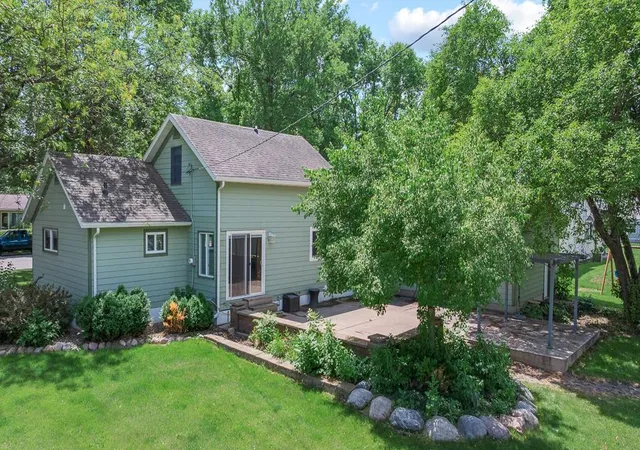 Homes for sale in Cottonwood, MN | 185 E Prairie St, Cottonwood, MN 56229 | MLS# 7097460