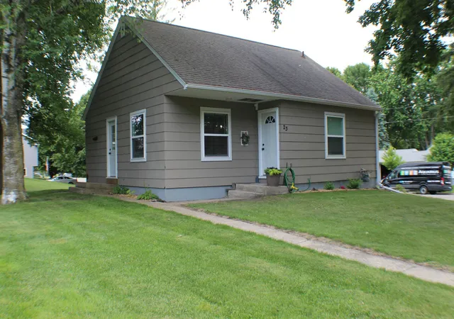 Homes for sale in Osakis, MN | 23 W Pike St, Osakis, MN 56360 | MLS# 7097465
