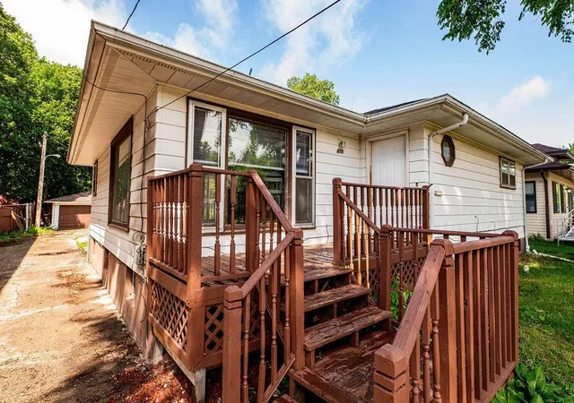 2nd image of 415 10th St S, Moorhead, MN 56560 | MLS# 7097477