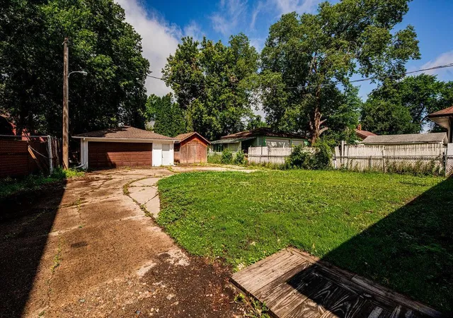 3rd image of 415 10Th St S, Moorhead, MN 56560 | MLS# 7097477