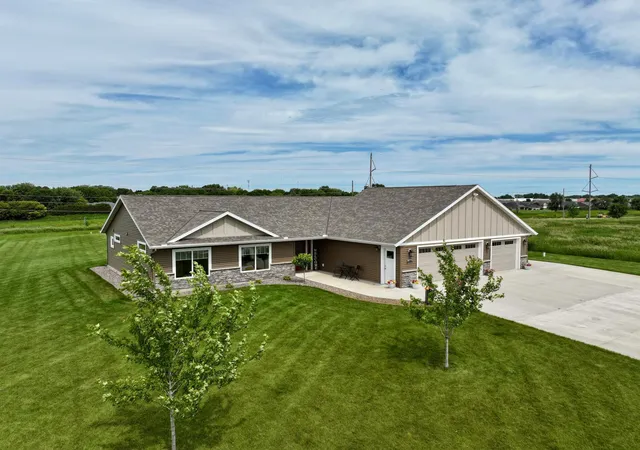 Homes for sale in Willmar, MN | 2752 9th Ave Se, Willmar, MN 56201 | MLS# 7097517