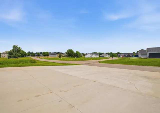 Homes for sale in Willmar, MN | 2752 9th Ave Se, Willmar, MN 56201 | MLS# 7097517
