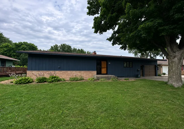 Homes for sale in North Mankato, MN | 710 Lakeview Ave, North Mankato, MN 56003 | MLS# 7097528