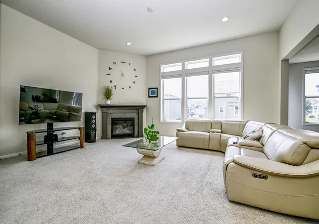 4th image of 9343 Compass Pointe Rd, Saint Paul, MN 55129 | MLS# 7097549