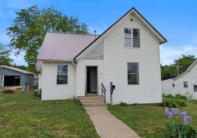 1st image of 117 E Grant St, Spring Valley, MN 55975 | MLS# 7097552