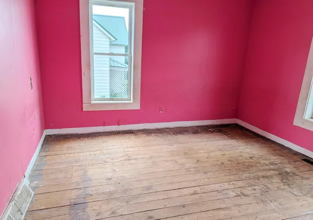 2nd image of 117 E Grant St, Spring Valley, MN 55975 | MLS# 7097552