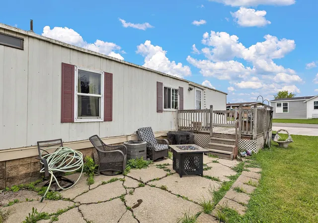 1st image of 400 22 1/2 St Nw, Stewartville, MN 55976 | MLS# 7097554