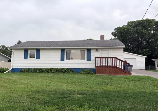 2nd image of 1325 8th Ave N, Moorhead, MN 56560 | MLS# 7097565
