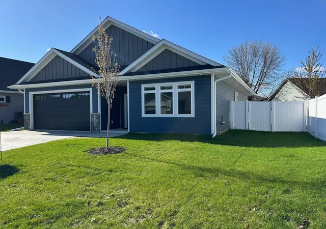 Homes for sale in New Prague, MN | 1118 Village St Se, New Prague, MN 56071 | MLS# 7097591