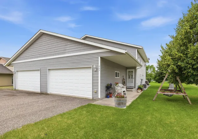 Homes for sale in Hutchinson, MN | 840 Cleveland Ave Sw, Hutchinson, MN 55350 | MLS# 7097599