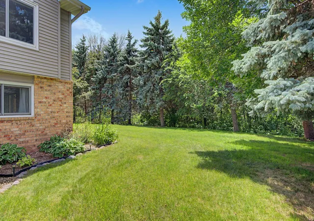 2nd image of 9211 Upland Ln N, Maple Grove, MN 55369 | MLS# 7097601