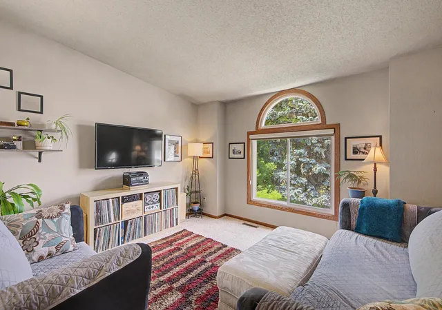 4th image of 9211 Upland Ln N, Maple Grove, MN 55369 | MLS# 7097601