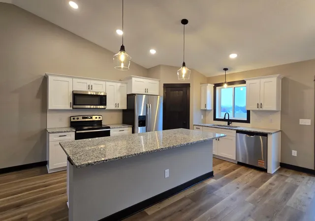4th image of 450 Stoneridge Ln Ne, Owatonna, MN 55060 | MLS# 7097610