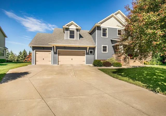2nd image of 1640 Pebble Creek Dr, Sartell, MN 56377 | MLS# 7097616
