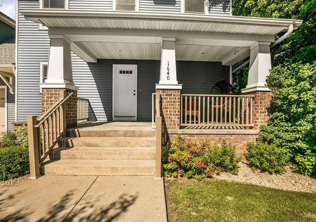 3rd image of 1640 Pebble Creek Dr, Sartell, MN 56377 | MLS# 7097616