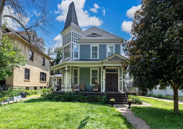 Condo for sale at 546 Ashland Ave, Saint Paul, MN 55102 | MLS# 7097630