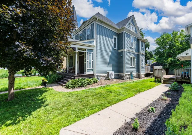Photo 4 of Condo for sale at 546 Ashland Ave, Saint Paul, MN 55102 | MLS# 7097630 | Listing updated on 2026-10-16