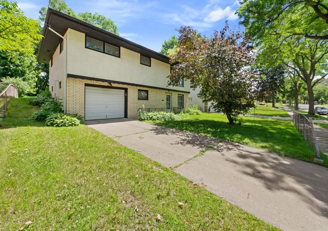 1st image of 1422 Kent St, Saint Paul, MN 55117 | MLS# 7097638
