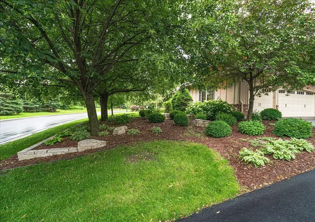 Homes for sale in Eden Prairie, MN | 17812 Bearpath Trl, Eden Prairie, MN 55347 | MLS# 7097652