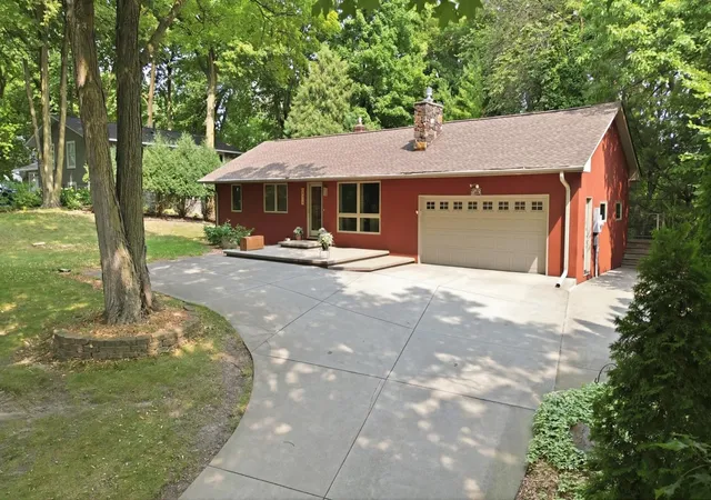 Photo 1 of Sale Pending at 18416 Ridgewood Rd, Wayzata, MN 55391 | MLS# 7097663 | Listing updated on 2026-09-02