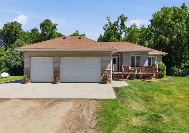 Homes for sale in Kindred, ND | 16605 50th St Se, Kindred, ND 58051 | MLS# 7097676