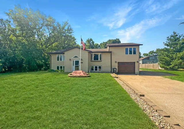 Homes for sale in Slayton, MN | 2832 Mill St, Slayton, MN 56172 | MLS# 7097697