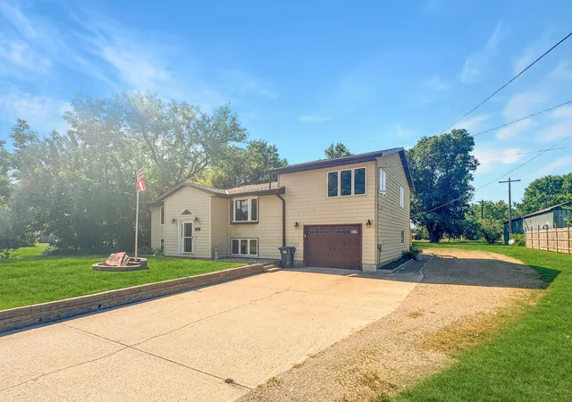 Homes for sale in Slayton, MN | 2832 Mill St, Slayton, MN 56172 | MLS# 7097697