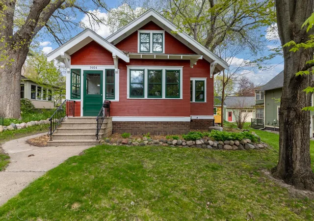 1st image of 1464 Chelmsford St, Saint Paul, MN 55108 | MLS# 7097703