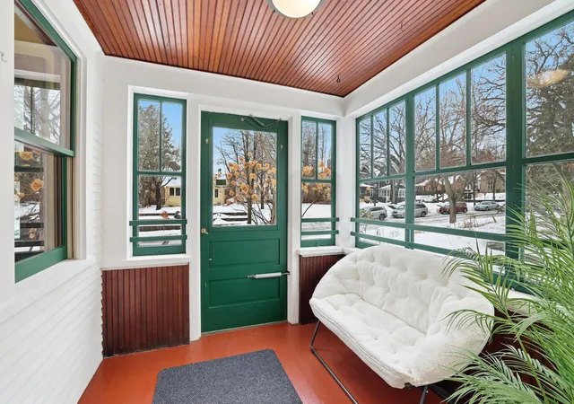 2nd image of 1464 Chelmsford St, Saint Paul, MN 55108 | MLS# 7097703