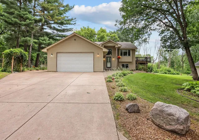 1st image of 440 Grove Rd, Wyoming, MN 55092 | MLS# 7097709
