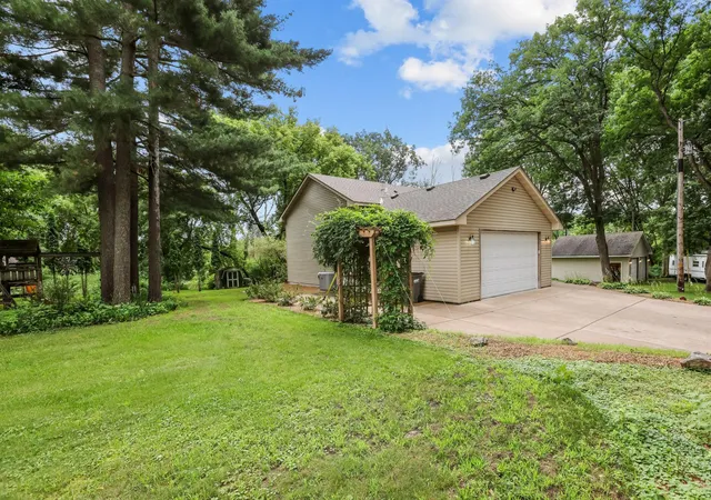 5th image of 440 Grove Rd, Wyoming, MN 55092 | MLS# 7097709