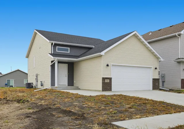 Homes for sale in Horace, ND | 7007 Benji Ln, Horace, ND 58047 | MLS# 7097766