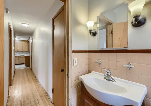 Listing Photo 2 - Condo for sale in building located at 3921 Lyndale Ave N, Minneapolis, MN 55412 - Unit #