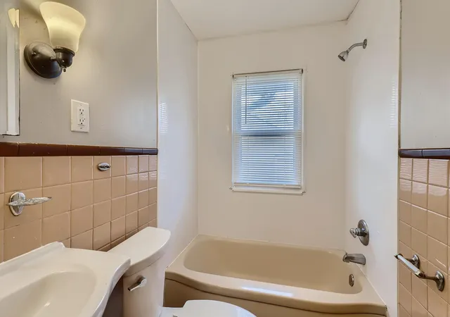 4th image of 3921 Lyndale Ave N, Minneapolis, MN 55412 | MLS# 7097803