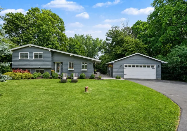 1st image of 4610 S Lake Sarah Dr, Maple Plain, MN 55359 | MLS# 7097807