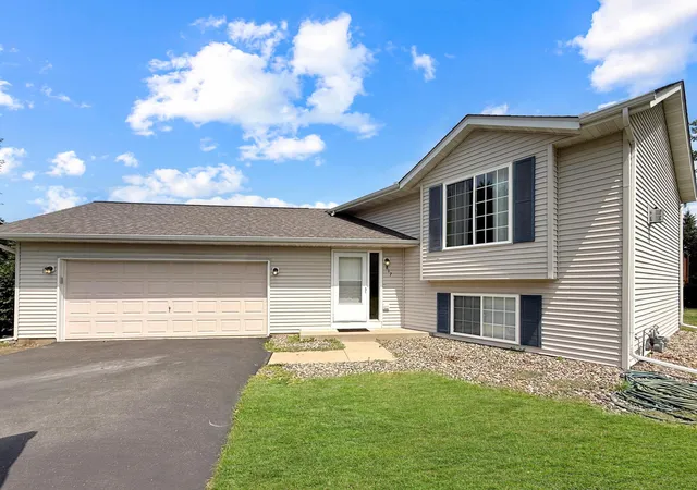 Photo 1 of Sale Pending at 817 Daniel Dr, Belle Plaine, MN 56011 | MLS# 7097828 | Listing updated on 2026-09-30