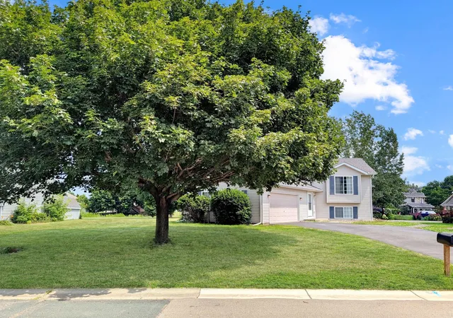Photo 2 of Sale Pending at 817 Daniel Dr, Belle Plaine, MN 56011 | MLS# 7097828 | Listing updated on 2026-09-30