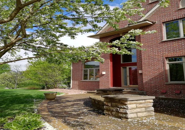 3rd image of 4470 Garland Ln N, Minneapolis, MN 55446 | MLS# 7097838