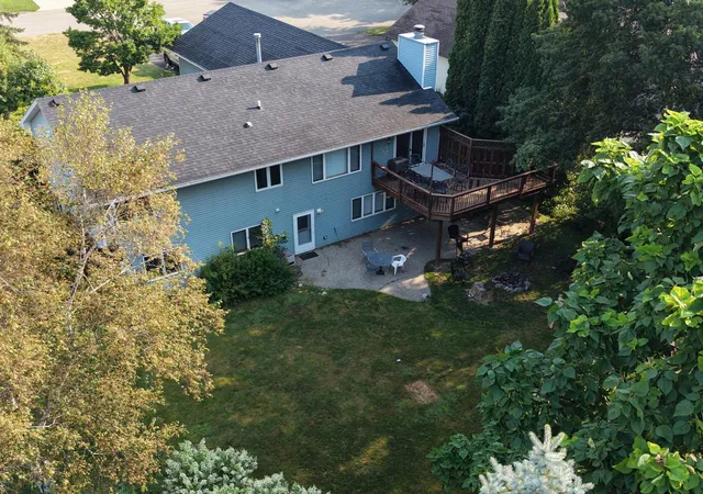 Photo 2 of Single family home for sale at 2508 Knoll Cir, Saint Paul, MN 55109 | MLS# 7097845 | Listing updated on 2026-08-14