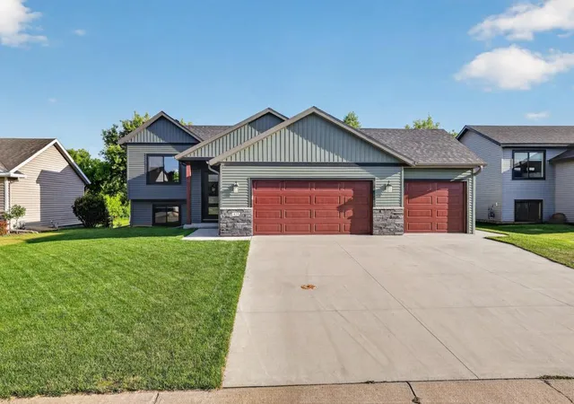 Homes for sale in Kenyon, MN | 419 Skogen Dr, Kenyon, MN 55946 | MLS# 7097846