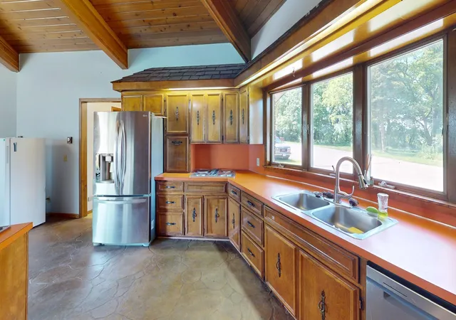 Photo 3 of Single family home for sale at 118 Arrowhead Rd, Emmons, MN 56029 | MLS# 7097851 | Listing updated on 2026-08-19