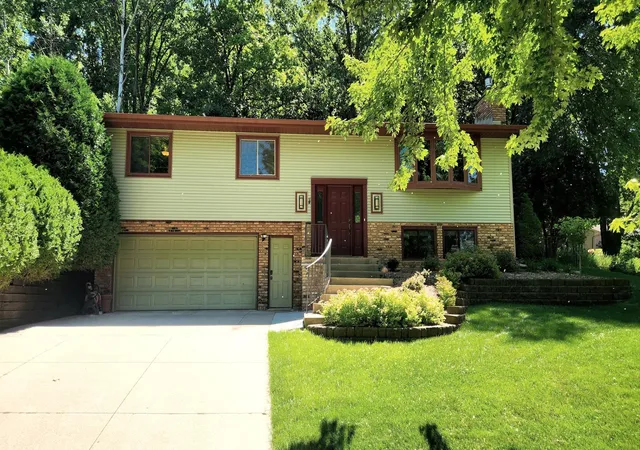 Photo 1 of Sale Pending at 2510 Northern Hills Ct Ne, Rochester, MN 55906 | MLS# 7097881 | Listing updated on 2026-09-12