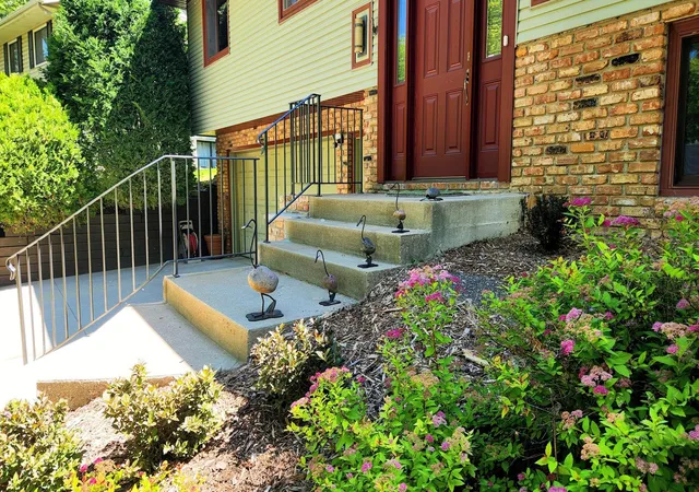 Photo 3 of Sale Pending at 2510 Northern Hills Ct Ne, Rochester, MN 55906 | MLS# 7097881 | Listing updated on 2026-09-12