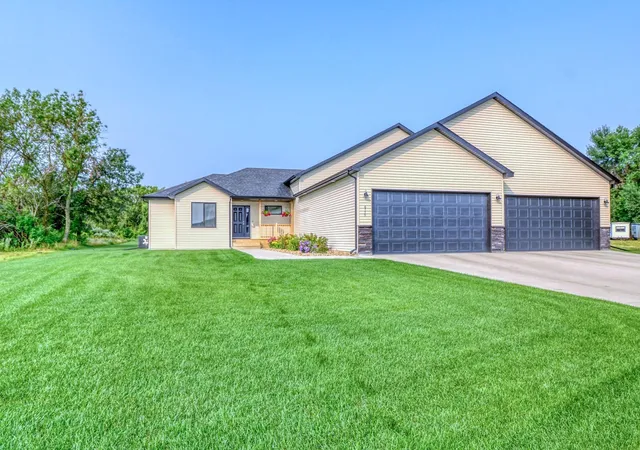 Homes for sale in Fargo, ND | 6779 Ashwood Loop S, Fargo, ND 58104 | MLS# 7097899