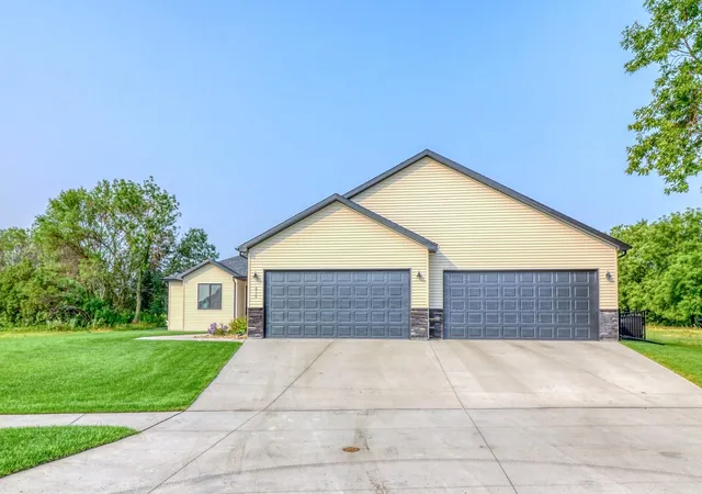 Homes for sale in Fargo, ND | 6779 Ashwood Loop S, Fargo, ND 58104 | MLS# 7097899