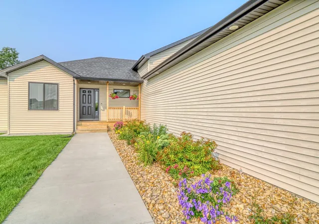 Homes for sale in Fargo, ND | 6779 Ashwood Loop S, Fargo, ND 58104 | MLS# 7097899