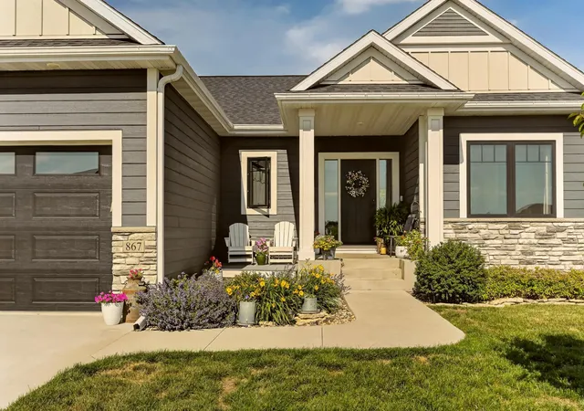 Photo 2 of Sale Pending at 867 Grand Ridge Dr Ne, Byron, MN 55920 | MLS# 7097943 | Listing updated on 2026-08-30