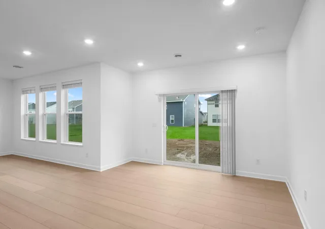 Photo 4 of Single family home for sale at 18364 Gladhurst Ln, Lakeville, MN 55044 | MLS# 7098003 | Listing updated on 2026-09-21